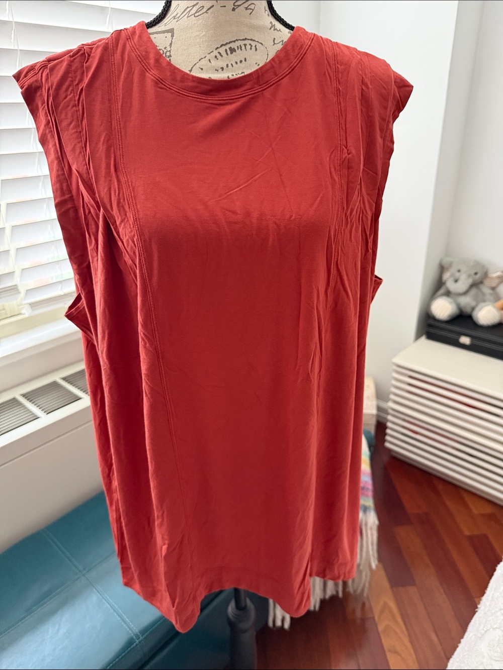 lululemon athletica - Sleeveless oversized Tunic in Brick Red